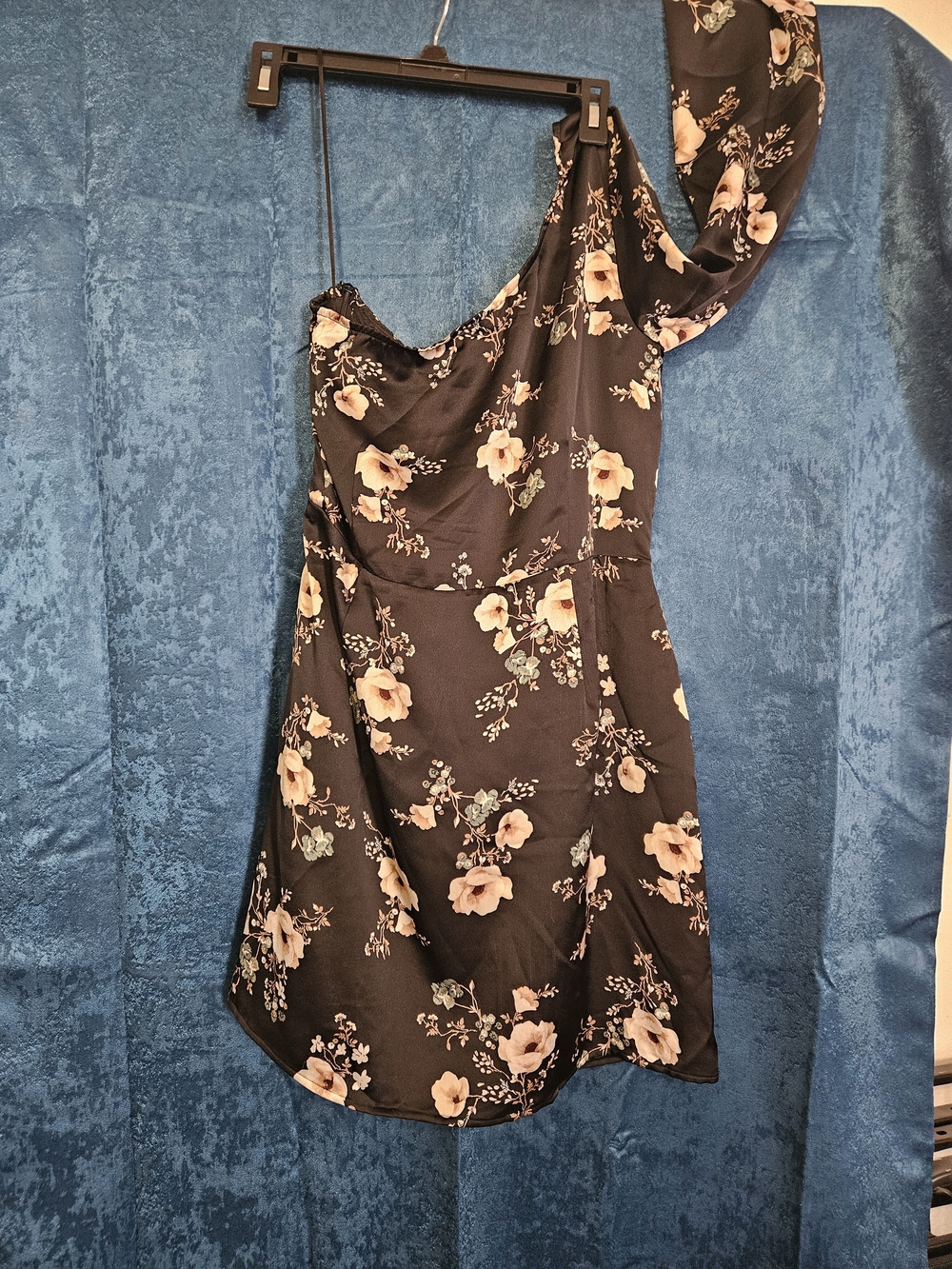 Abercrombie & Fitch Black One-Shoulder Dress with Peach Floral Print